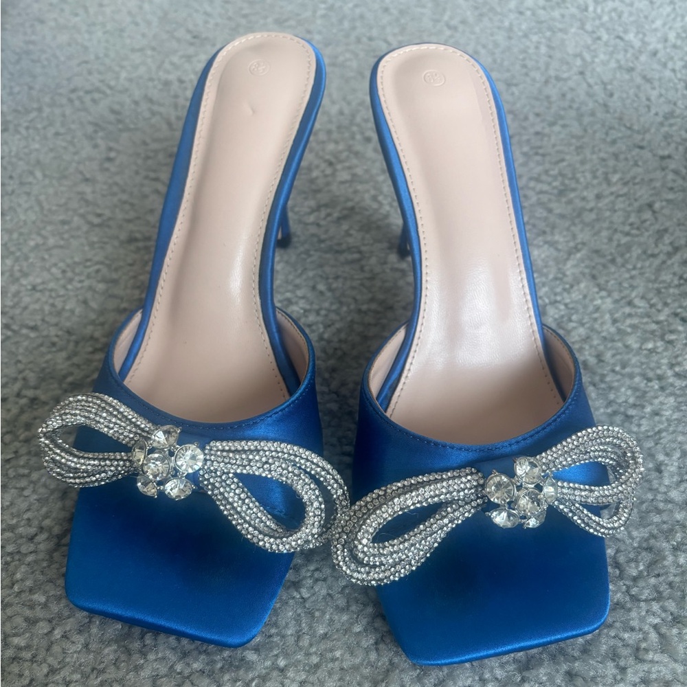 Double bow embellished blue satin heels